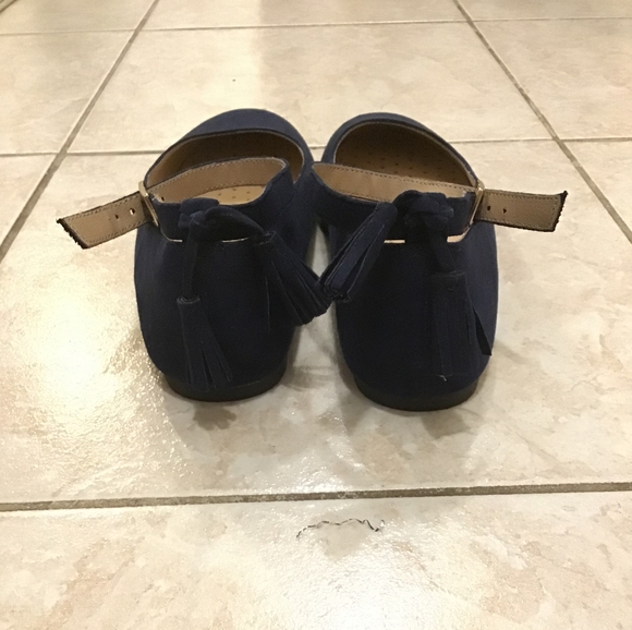 shoes - Picture 2 of 4